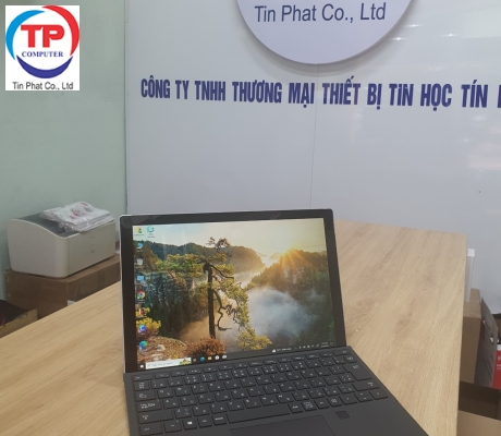 Surface Pro 5 Core I5 7300U ,RAM 4G, 128G SSD/ 12.3"