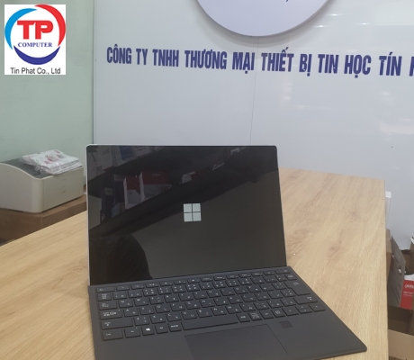 Surface Pro 5 Core I5 7300U ,RAM 4G, 128G SSD/ 12.3"