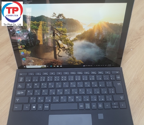 Surface Pro 5 Core I5 7300U ,RAM 4G, 128G SSD/ 12.3"